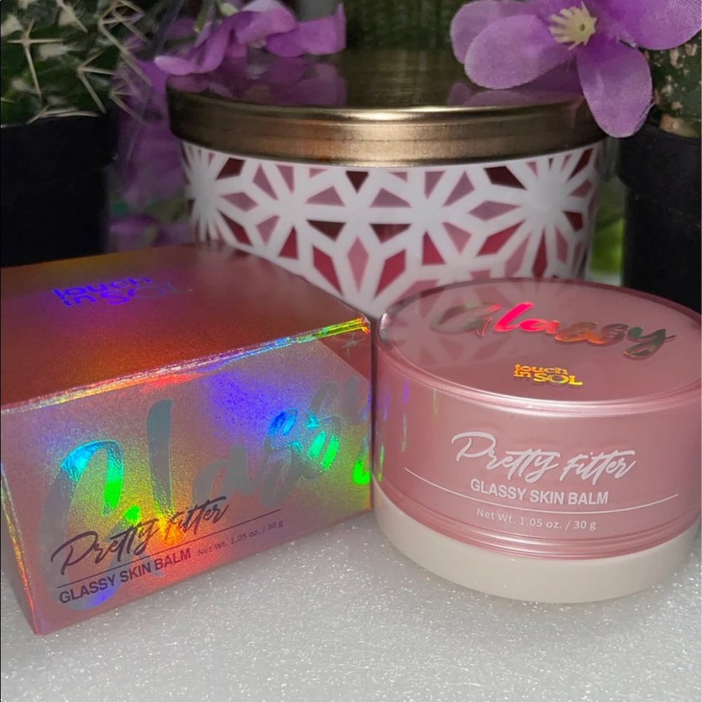 Touch in sol glassy skin balm